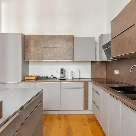 Gleis 22 - Wellness Und Retreats Im Alten Bahnhof Von * Kruft