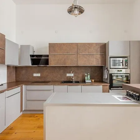 Gleis 22 - Wellness Und Retreats Im Alten Bahnhof Von * Kruft