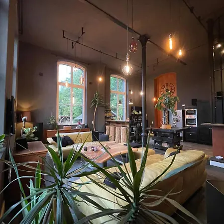 Villa Gleis 22 - Wellness Und Retreats Im Alten Bahnhof Von *