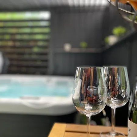 Vila Gleis 22 - Wellness Und Retreats Im Alten Bahnhof Von Kruft